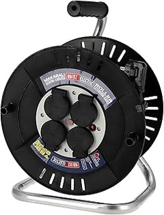 Guía para detectar fallos en un alargador eléctrico de jardín